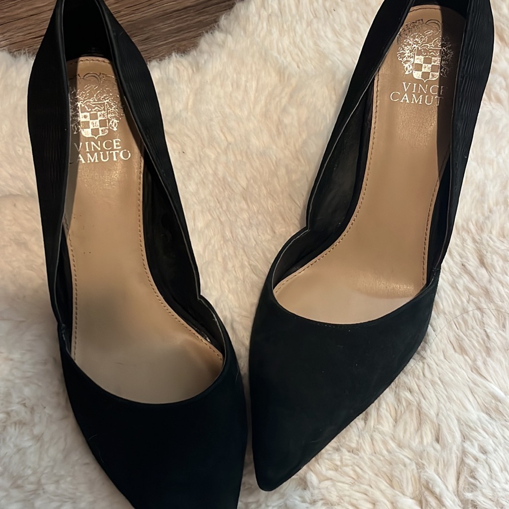 Vince Camuto Black Heels with Pointed Toe and High Heel Design